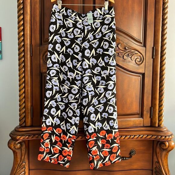 Ann Taylor Wide leg floral pants- size 8P - Picture 2 of 11